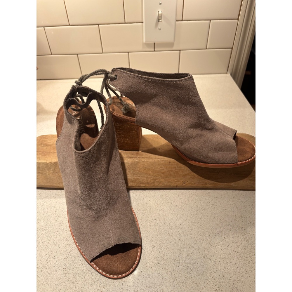 TOMS Majorca Peep Toe Booties Taupe Suede Lace Up Heel Sandals Womens 9